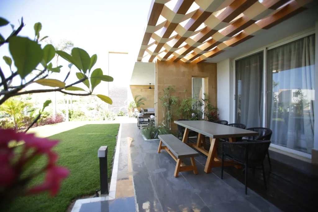 IC5B3590 Lush shaded outdoor seating area surrounded by greenery in Egypt