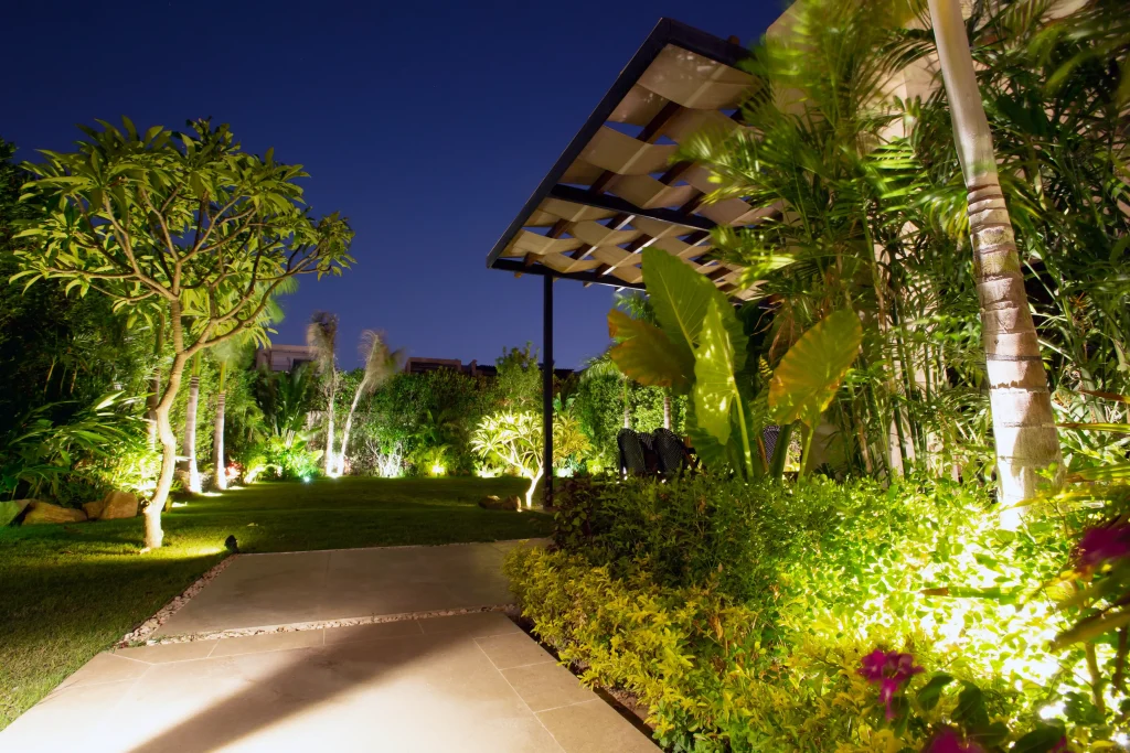 IC5B5265_5_11zon Beautiful residential garden with lush greenery and exotic trees in Egypt